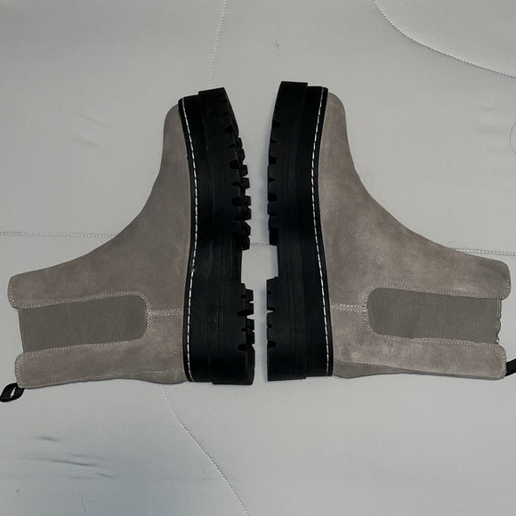 Marc Fisher LTD ‘Pauline’ Chelsea Boots - Picture 7 of 13